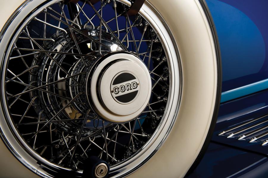 Колеса Cord L-29 Convertible 1930 года  (фото 10 из 47)